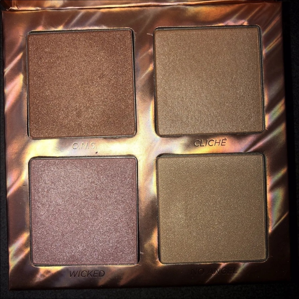 Urban Decay highlighter palette - Picture 2 of 3